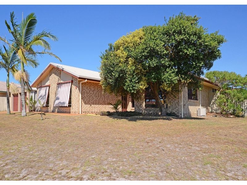 8 Dove Way, Eli Waters QLD 4655