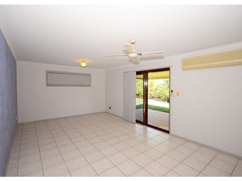 8 Dove Way, Eli Waters QLD 4655