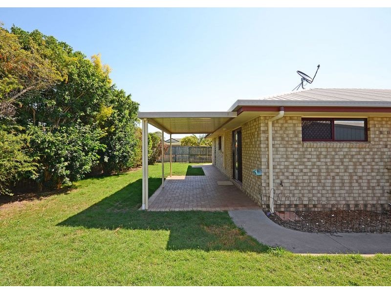 8 Dove Way, Eli Waters QLD 4655