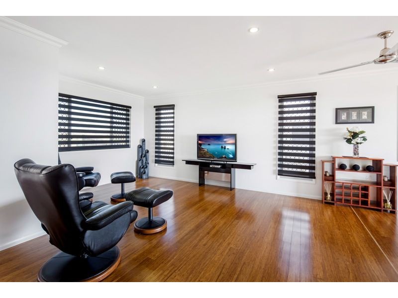 5 Sandy View Drive, Nikenbah QLD 4655
