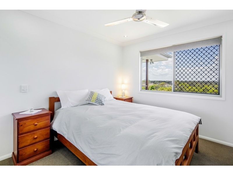 5 Sandy View Drive, Nikenbah QLD 4655