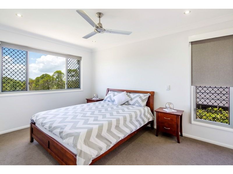 5 Sandy View Drive, Nikenbah QLD 4655