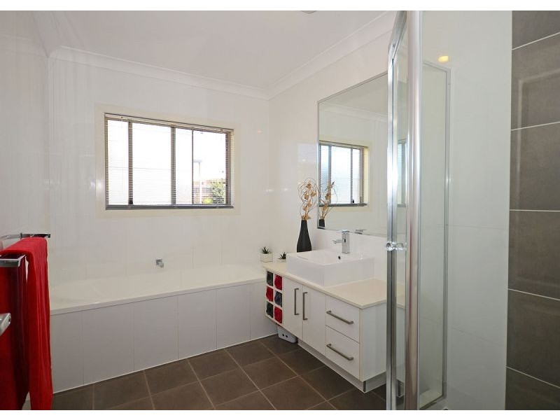 18 Jasmine Court, Dundowran Beach QLD 4655