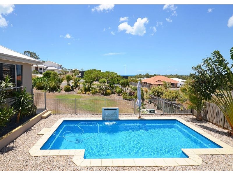 18 Jasmine Court, Dundowran Beach QLD 4655