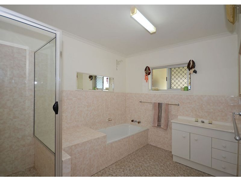 50 Shell Street, Urangan QLD 4655