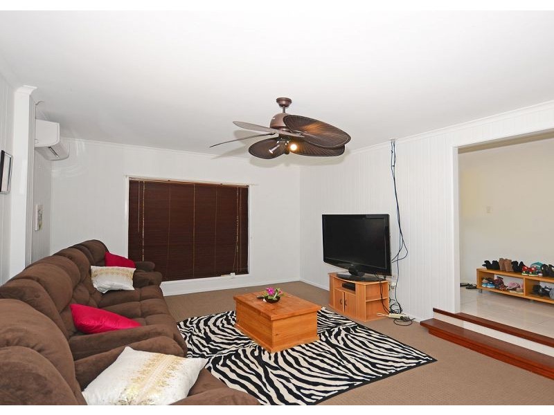 50 Shell Street, Urangan QLD 4655