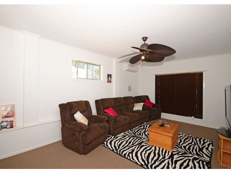 50 Shell Street, Urangan QLD 4655