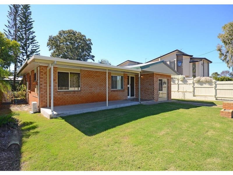 50 Shell Street, Urangan QLD 4655
