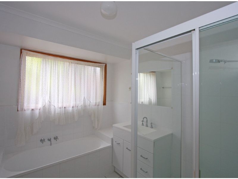 2 Meledie Avenue, Kawungan QLD 4655