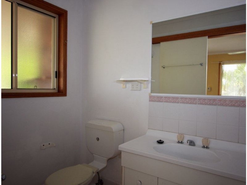 2 Meledie Avenue, Kawungan QLD 4655
