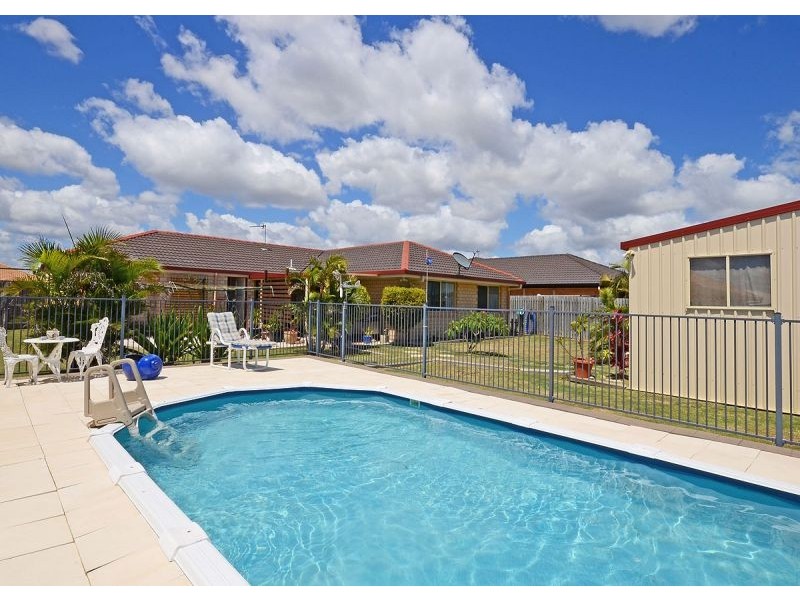 18 Bronton Way, Point Vernon QLD 4655