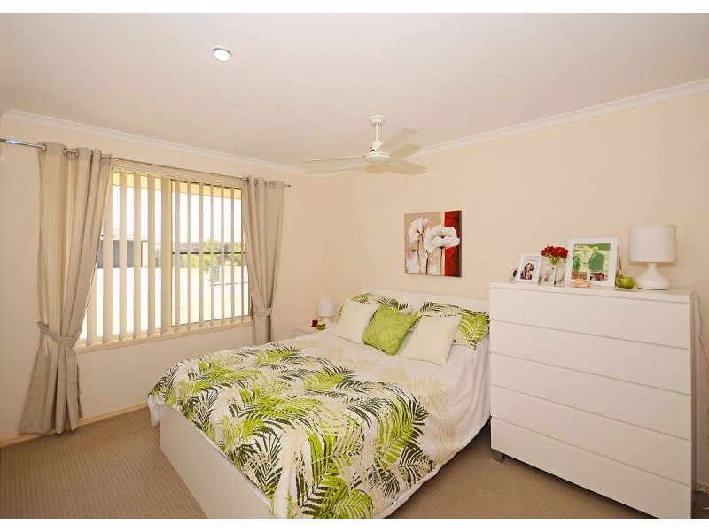 18 Bronton Way, Point Vernon QLD 4655