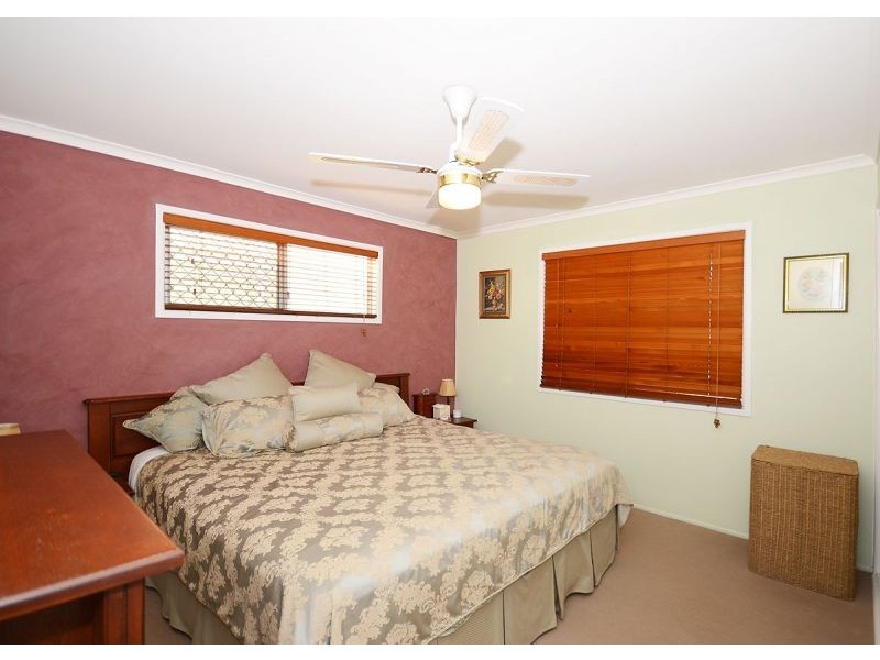 6 Paradise Street, Point Vernon QLD 4655