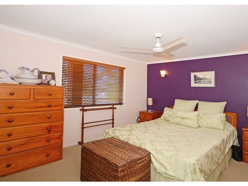 6 Paradise Street, Point Vernon QLD 4655