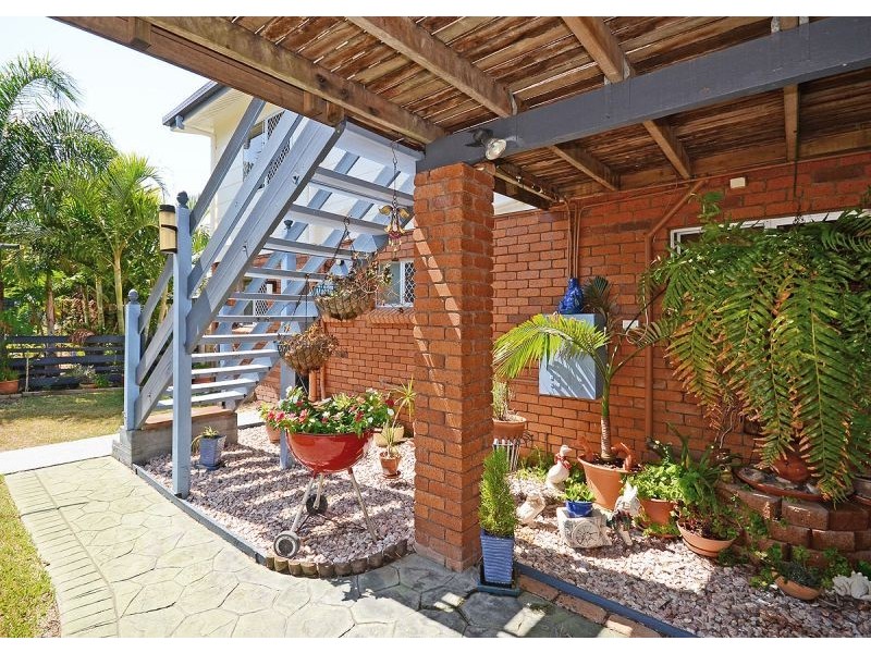 6 Paradise Street, Point Vernon QLD 4655