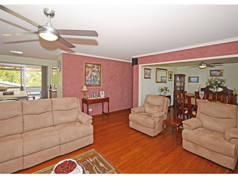 6 Paradise Street, Point Vernon QLD 4655