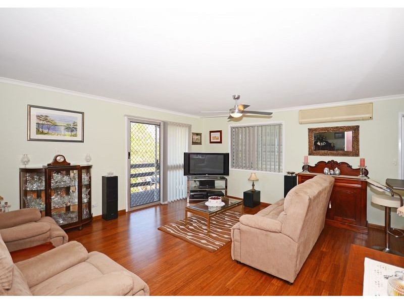 6 Paradise Street, Point Vernon QLD 4655