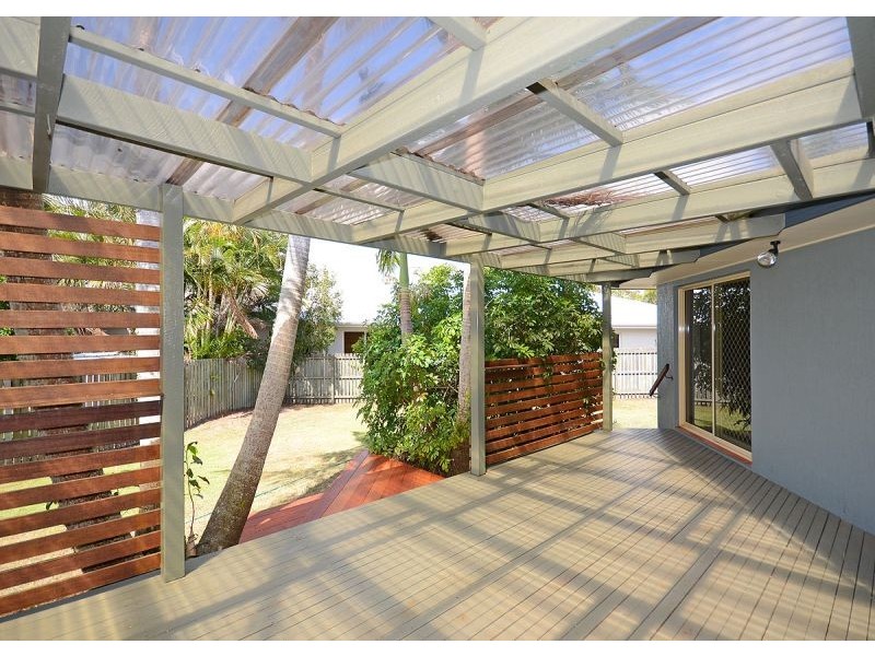 3 Gatakers Lane, Point Vernon QLD 4655