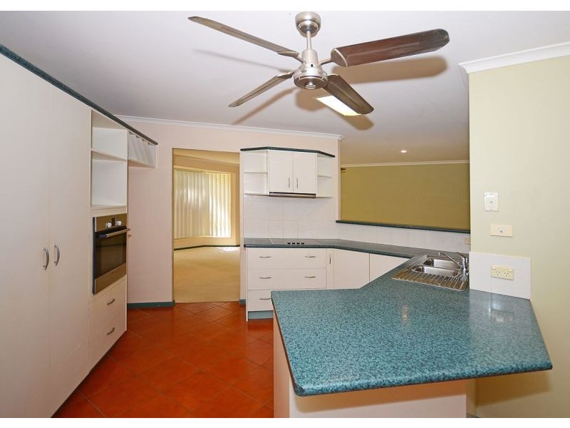3 Gatakers Lane, Point Vernon QLD 4655