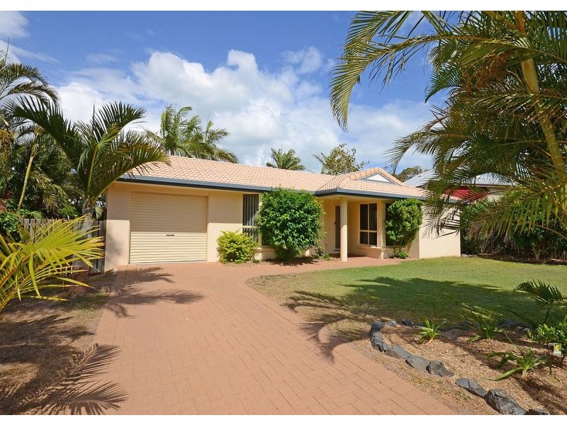 3 Gatakers Lane, Point Vernon QLD 4655