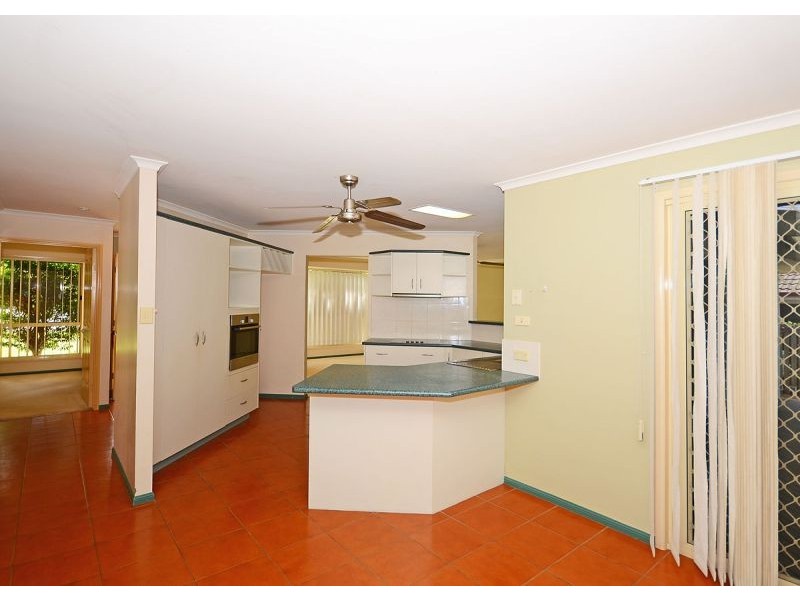 3 Gatakers Lane, Point Vernon QLD 4655