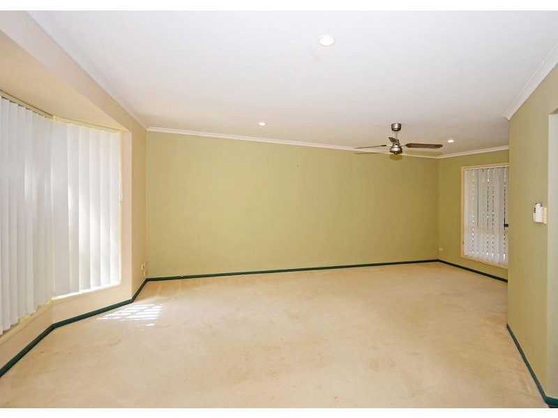 3 Gatakers Lane, Point Vernon QLD 4655