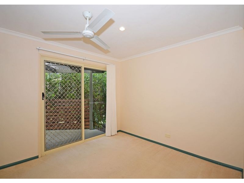 3 Gatakers Lane, Point Vernon QLD 4655