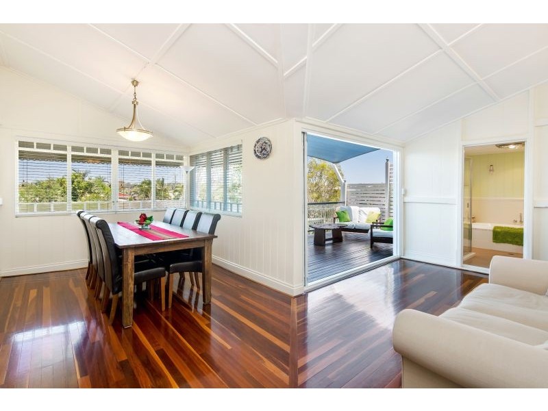39 Miller Street, Urangan QLD 4655