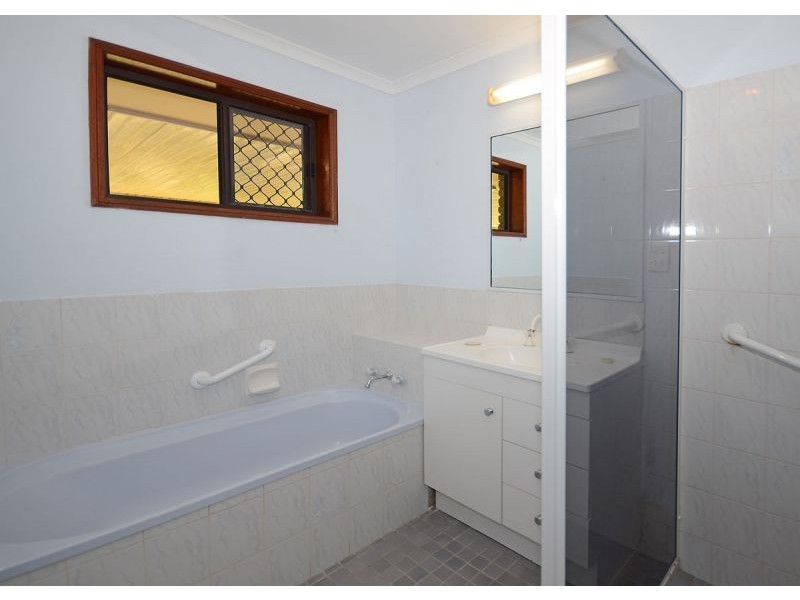 4 William Street, Urangan QLD 4655