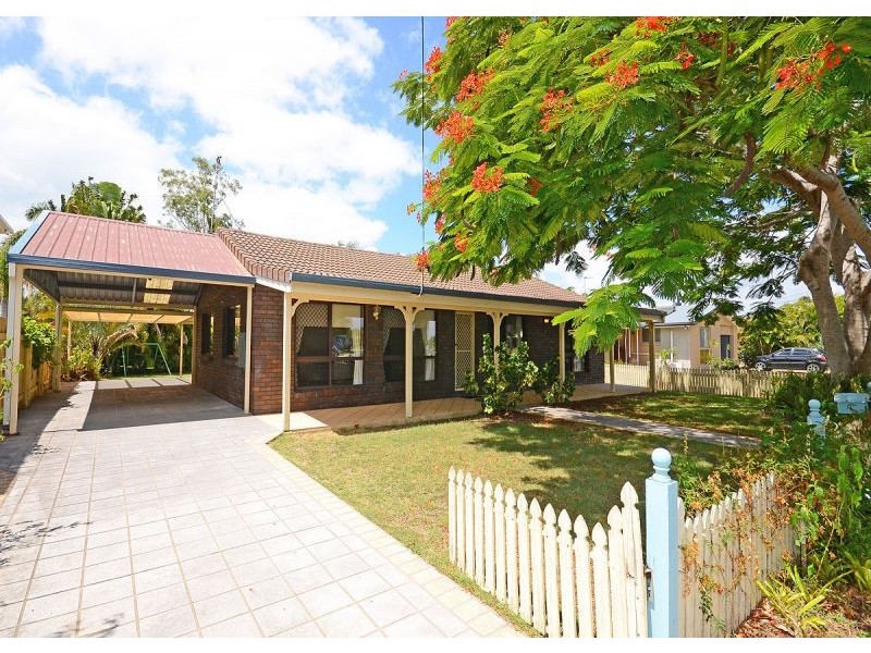 4 William Street, Urangan QLD 4655