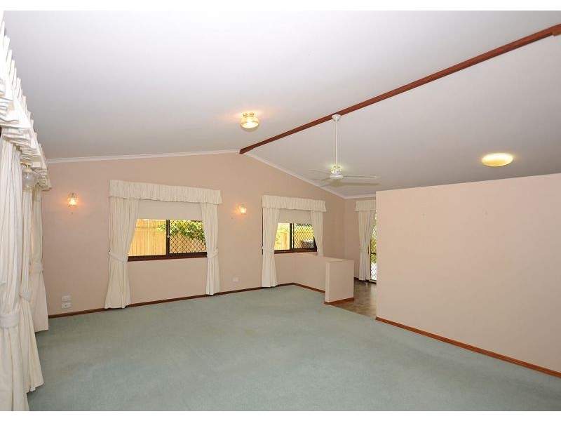 4 William Street, Urangan QLD 4655