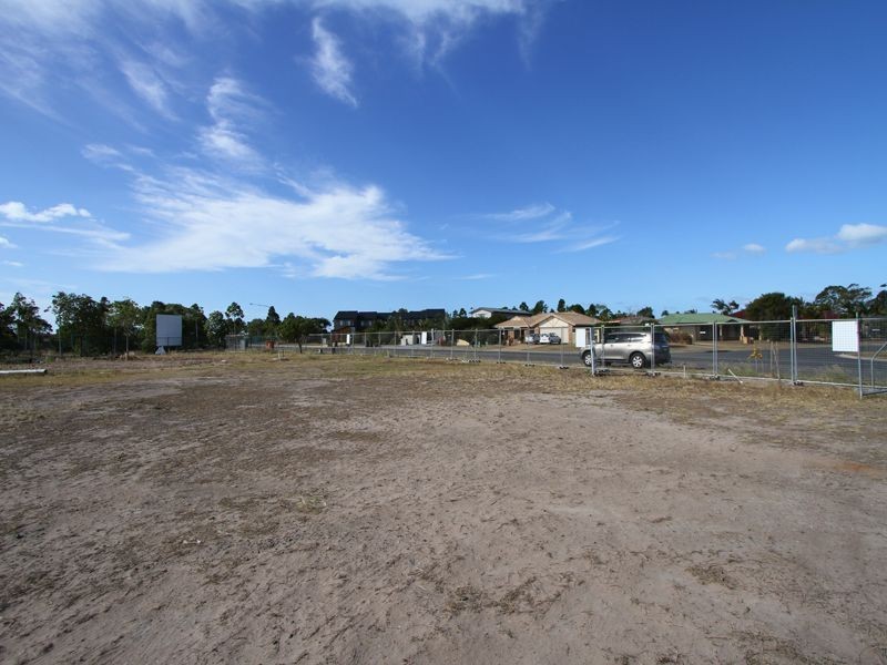 72-82 Ibis Boulevard, Eli Waters QLD 4655