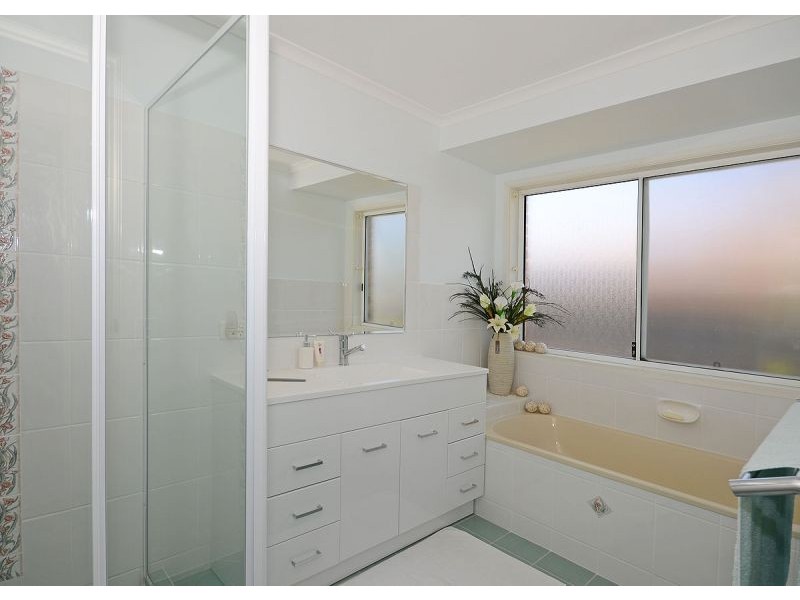 80 Murphy Street, Point Vernon QLD 4655