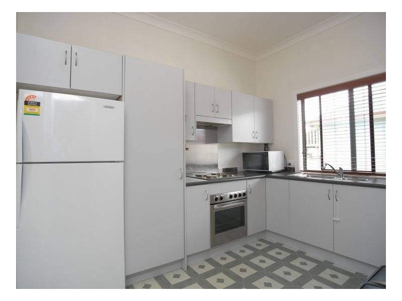 18 Burnett Street, Mayfield NSW 2304