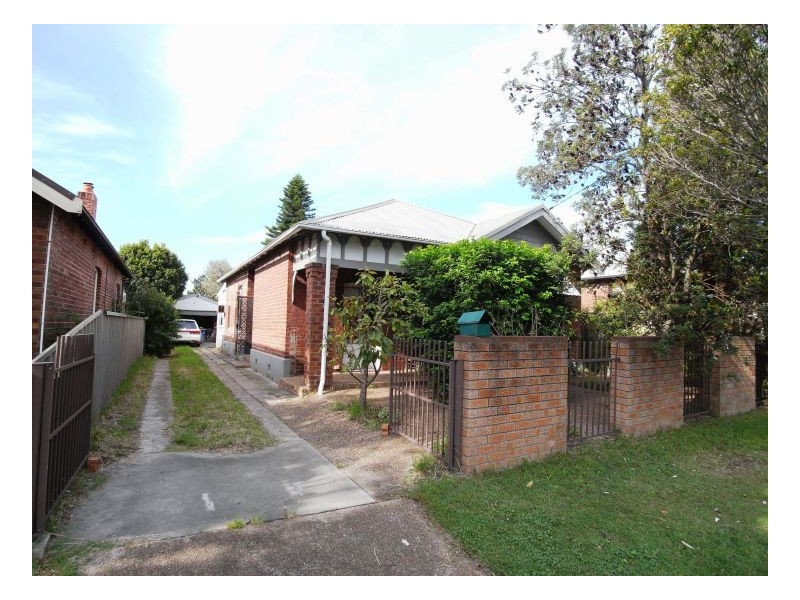 3 Ackeron Street, Mayfield NSW 2304