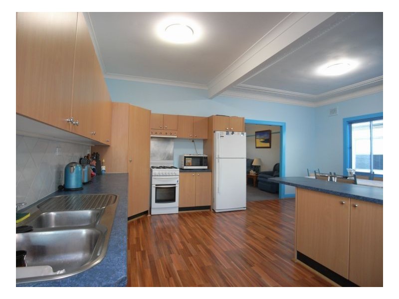 11 Morris Street, Mayfield NSW 2304