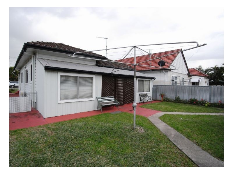 92 Roe Street, Mayfield NSW 2304