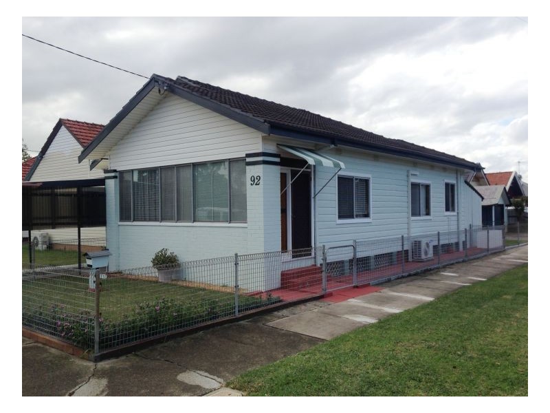 92 Roe Street, Mayfield NSW 2304