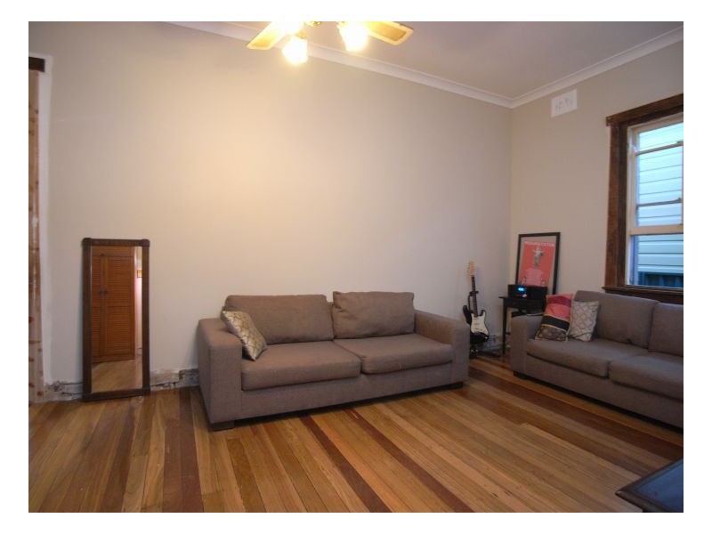 6 Villiers Street, Mayfield NSW 2304