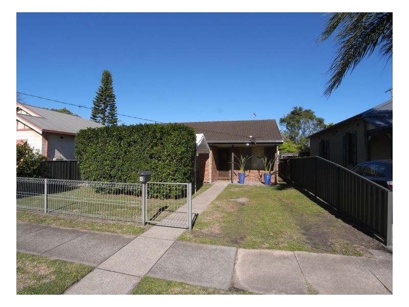 4 Bull Street, Mayfield NSW 2304