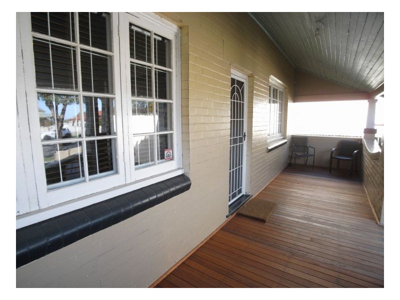 13 High Street, Waratah NSW 2298