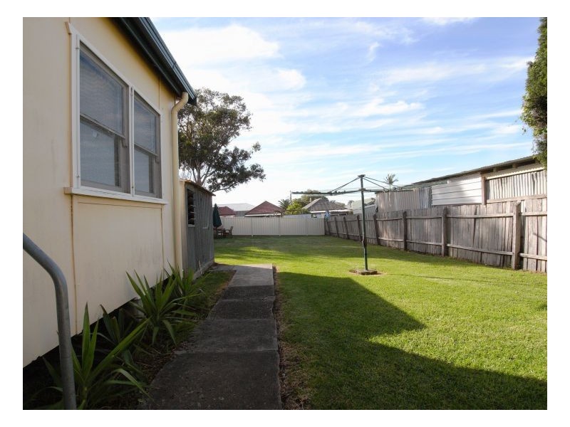 13 High Street, Waratah NSW 2298