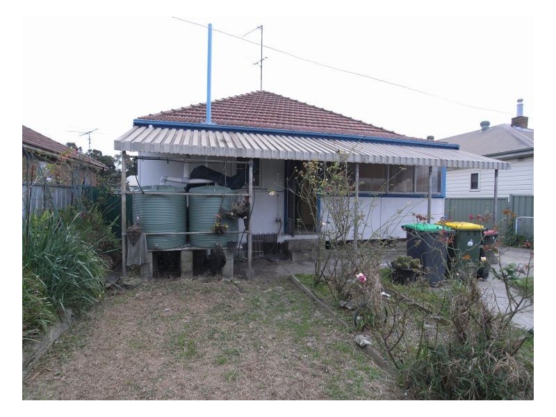 8 Cadell Avenue, Mayfield NSW 2304