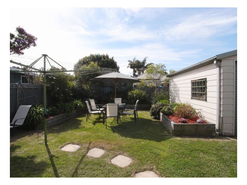 4 Berkeley Street, Mayfield NSW 2304