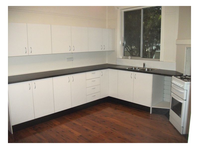 18 Rawson Street, Mayfield NSW 2304