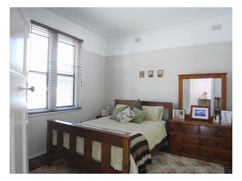4 Berkeley Street, Mayfield NSW 2304