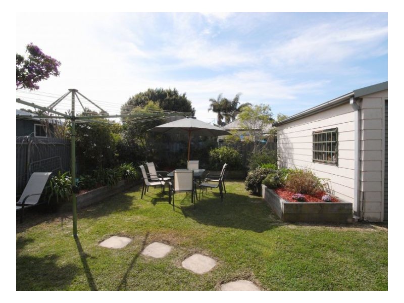 4 Berkeley Street, Mayfield NSW 2304