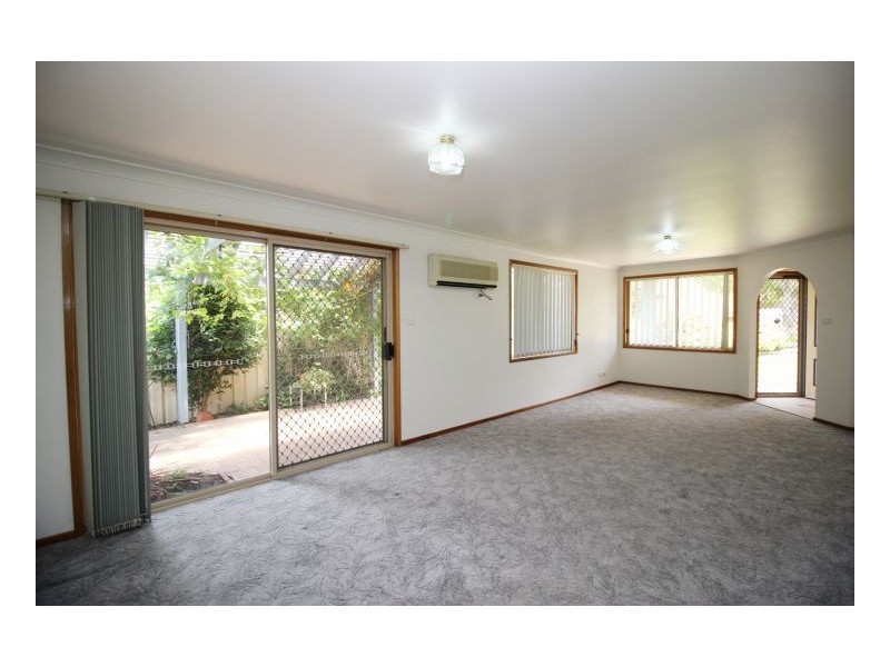 2 36 Bakeri Cct, Warabrook NSW 2304
