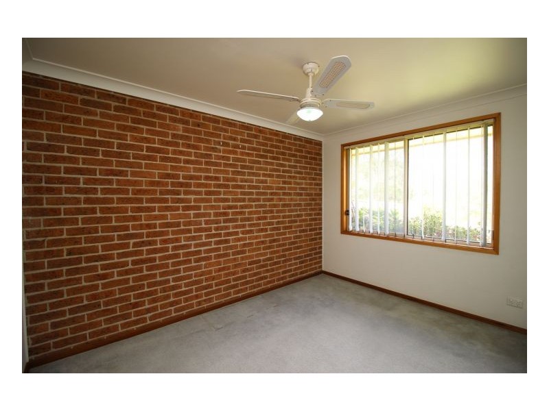 2 36 Bakeri Cct, Warabrook NSW 2304