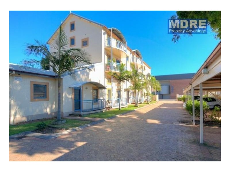 2 45 Hanbury Street, Mayfield NSW 2304